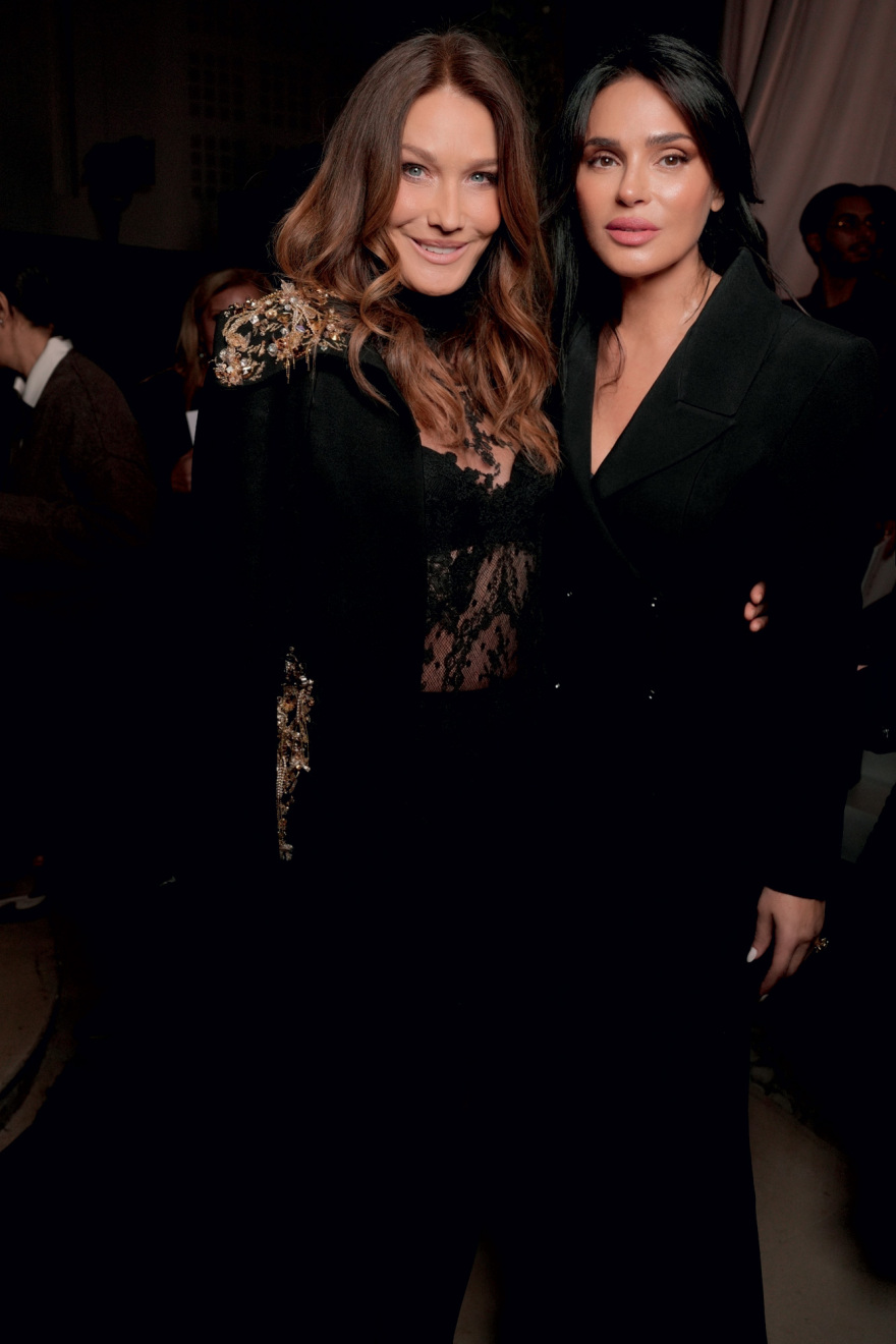 Σίλια Κριθαριώτη: Το Παρίσι είπε «Bienvenue» στην ελληνική υψηλή ραπτική
