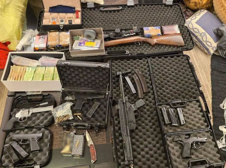 Ανακοινώσεις της ΕΛΑΣ για το mega κύκλωμα με τα λαθραία τσιγάρα: Οι κωδικές ονομασίες, ο τρόπος δράσης, πάνω από 1,5 εκατ. η ζημιά στο Δημόσιο