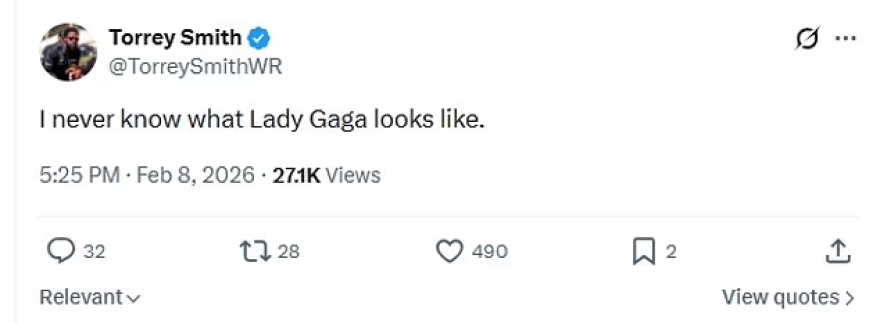 Αντιδράσεις για την εμφάνιση της Lady Gaga στο Super Bowl 2026: «Είναι AI ή η Lady Ozempic Gaga;»