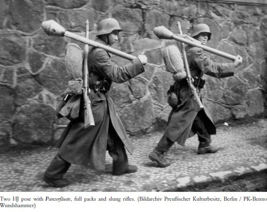 Πώς η χιτλερική νεολαία στρατολογούσε παιδιά που ως την εφηβεία τους είχαν εξελιχθεί σε στυγερούς εγκληματίες 