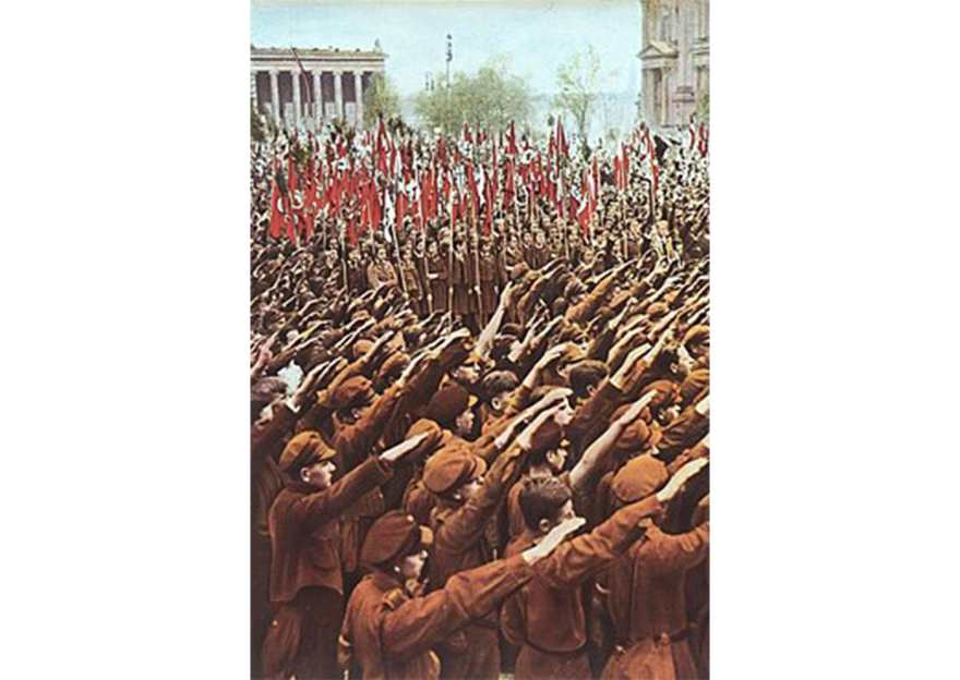 Πώς η χιτλερική νεολαία στρατολογούσε παιδιά που ως την εφηβεία τους είχαν εξελιχθεί σε στυγερούς εγκληματίες 