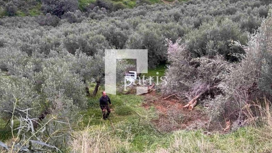 Μπετονιέρα ξέφυγε από τον δρόμο και κατέληξε σε χωράφι στο Ρέθυμνο