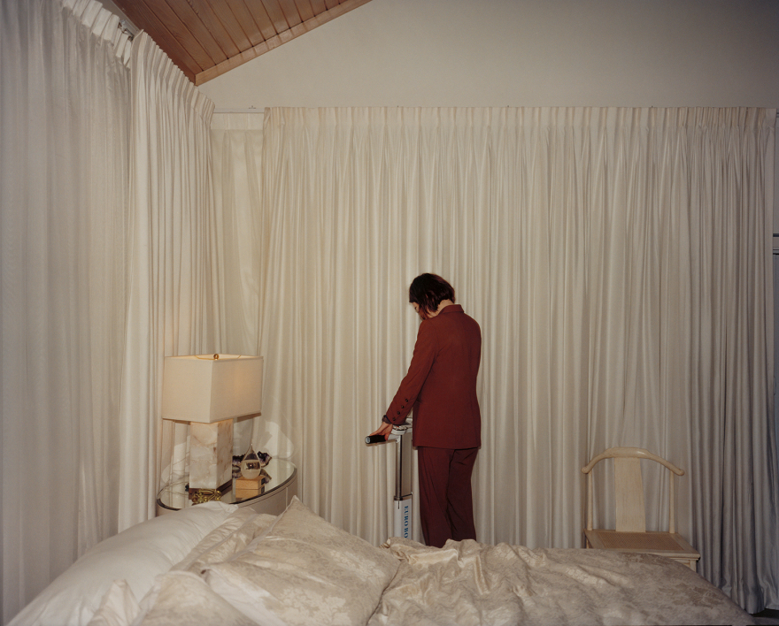 Γιώργος Λάνθιμος: Παρουσιάζεται η πρώτη έκθεση φωτογραφιών του με παρασκήνια από τα γυρίσματα και βόλτες στην Ελλάδα