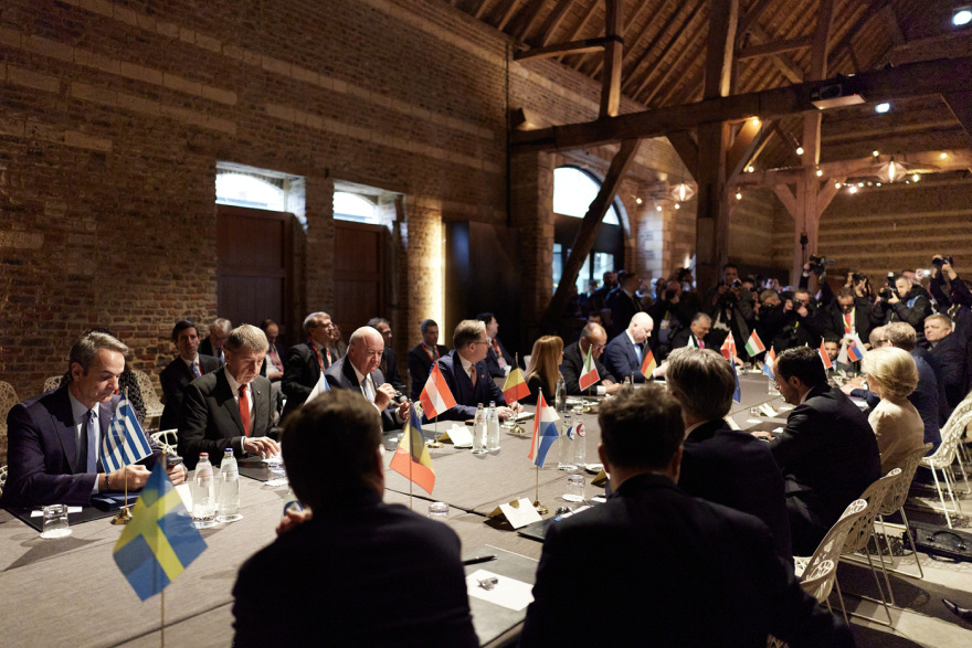 Μητσοτάκης από την άτυπη Σύνοδο Κορυφής: Να μειωθεί η ευρωπαϊκή γραφειοκρατία, χρειαζόμαστε μεγαλύτερη ενοποίηση στην ευρωπαϊκή αγορά ενέργειας