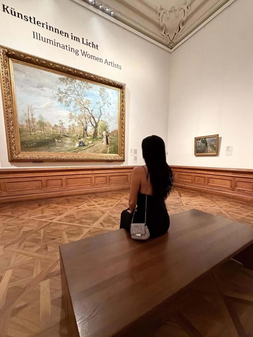 Ο Σάκης Τανιμανίδης αποθέωσε τη Χριστίνα Μπόμπα στο ταξίδι τους στη Βιέννη: «Δες τι γυναίκα θα κυκλοφορήσω», δείτε βίντεο