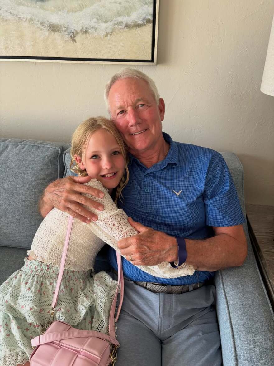 Τζέιμς Βαν Ντερ Μπικ: Η τελευταία συγκινητική ανάρτηση του ηθοποιού με την κόρη και τον πατέρα του δύο εβδομάδες πριν πεθάνει