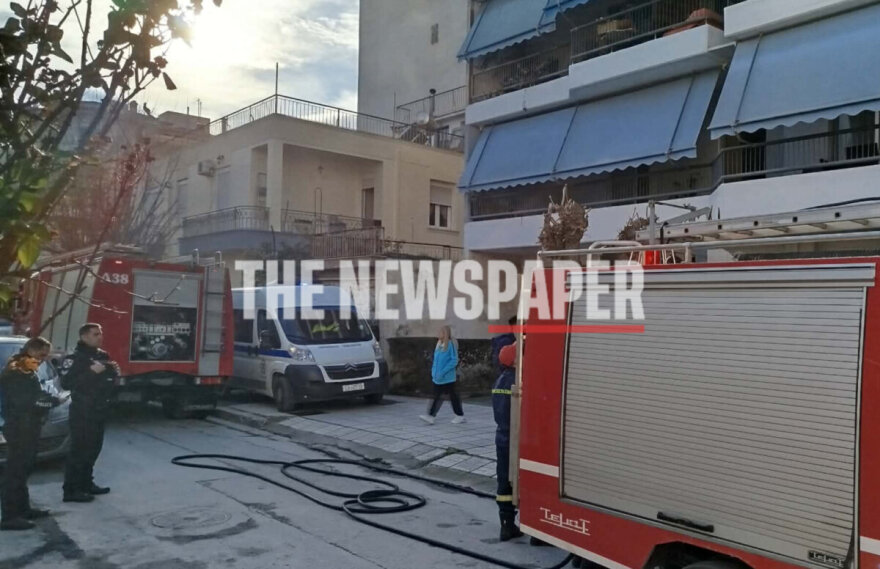 Φωτιά σε διαμέρισμα 6ου ορόφου στο Βόλο, εκκενώθηκε προληπτικά η πολυκατοικία, δείτε βίντεο και φωτογραφίες