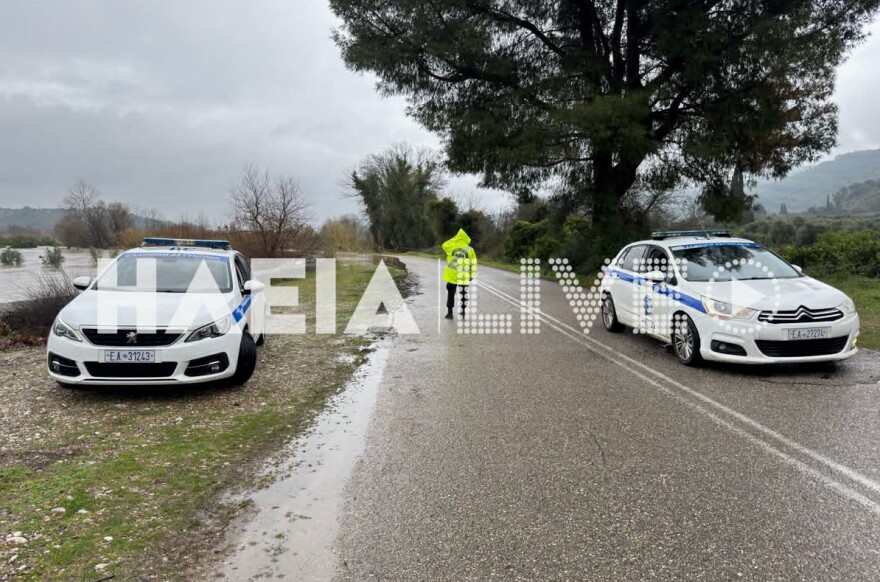 Εκκενώθηκαν δέκα σπίτια στο Κατάκολο μετά από αποκόλληση βράχου,  έσπασαν αναχώματα στον Αλφειό