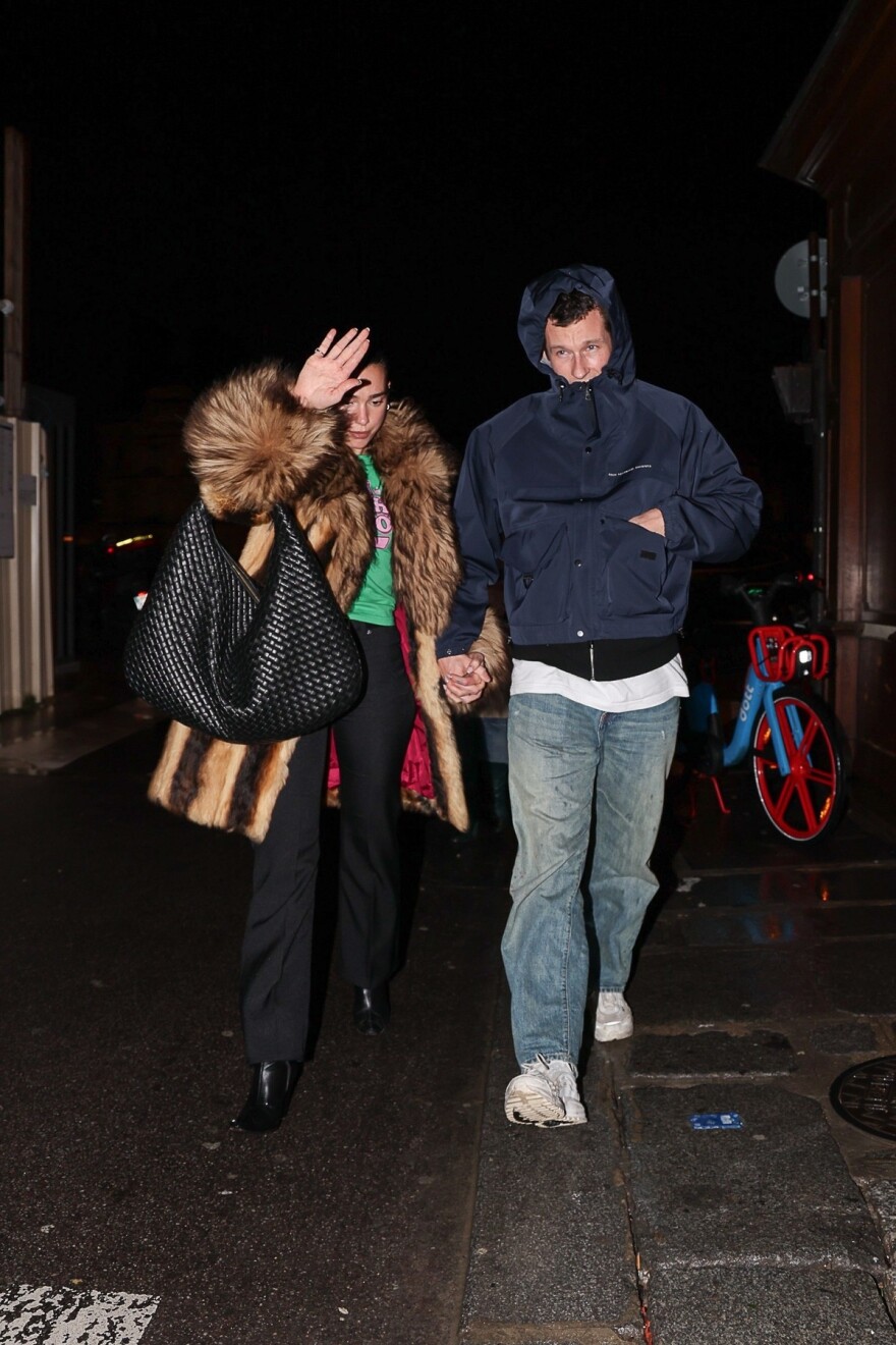 Αφήστε μας ήσυχους: Ενοχλημένοι Ντούα Λίπα και Κάλουμ Τέρνερ με επίμονους παπαράτσι, δείτε βίντεο και φωτογραφίες