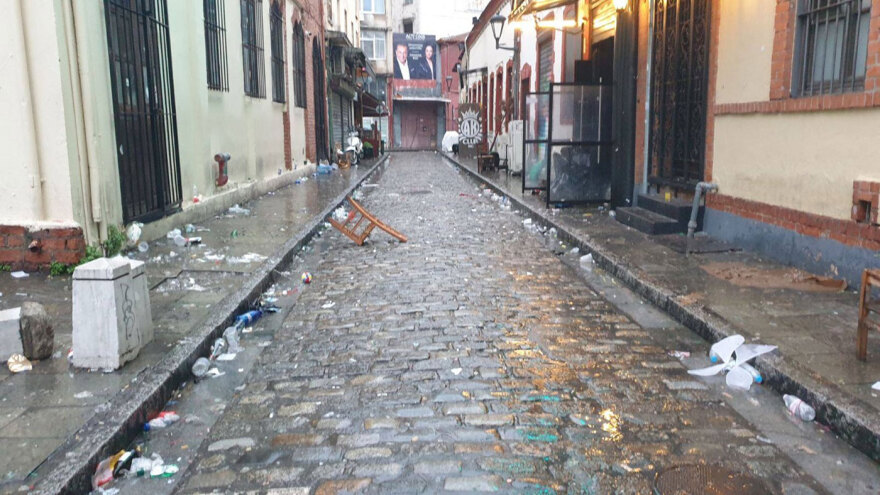 Θεσσαλονίκη: 15,5 τόνους περισσότερα σκουπίδια άφησε πίσω της η Τσικνοπέμπτη 15 Απίστευτες εικόνες στη Θεσσαλονίκη, γέμισαν σκουπίδια οι δρόμοι μετά την Τσικνοπέμπτη: Μάζεψαν 15,5 τόνους περισσότερα απορρίμματα