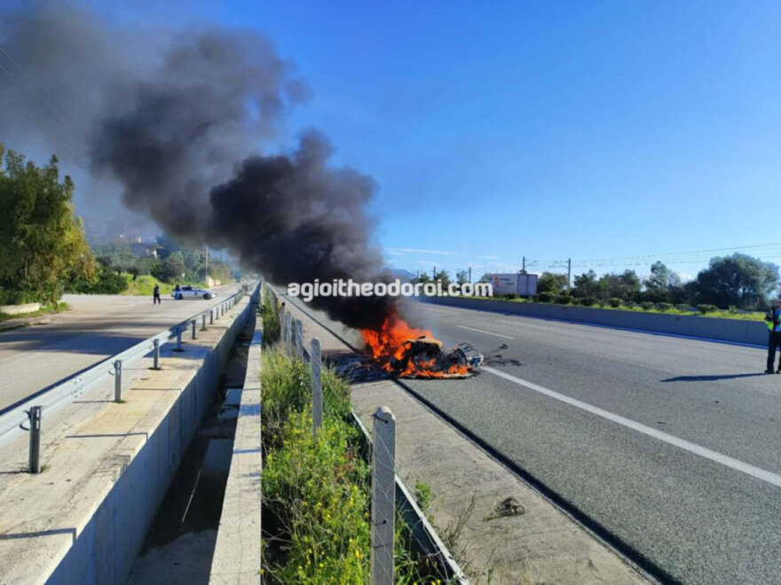 Πυρκαγιά σε όχημα στην Αθηνών-Κορίνθου, μόνο από την αριστερή λωρίδα η κυκλοφορία στο ρεύμα προς Κόρινθο