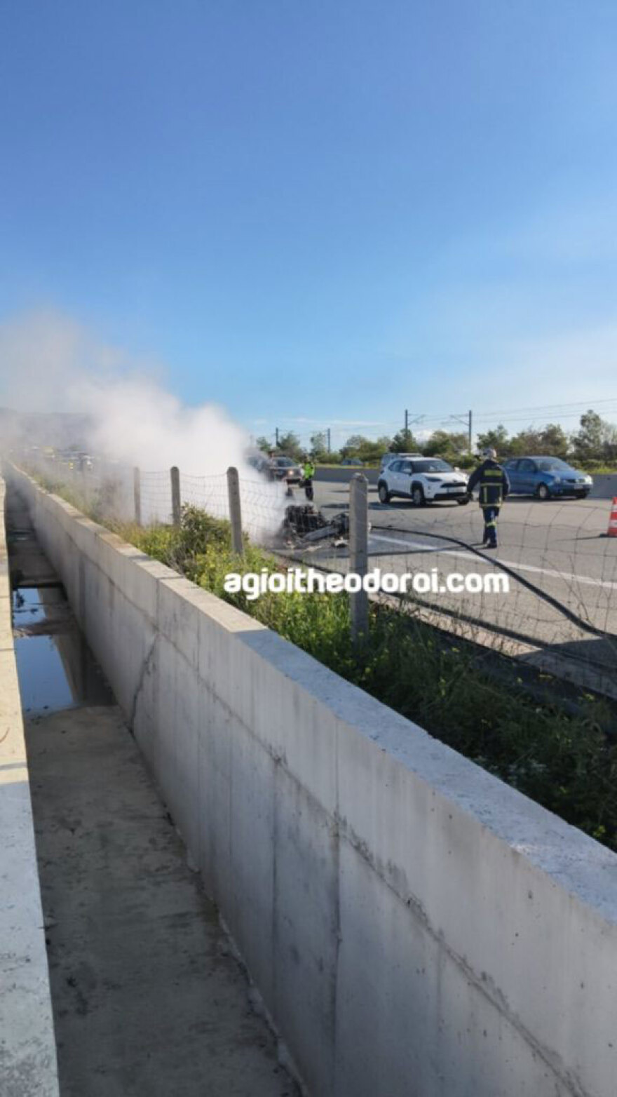 Πυρκαγιά σε όχημα στην Αθηνών-Κορίνθου, μόνο από την αριστερή λωρίδα η κυκλοφορία στο ρεύμα προς Κόρινθο