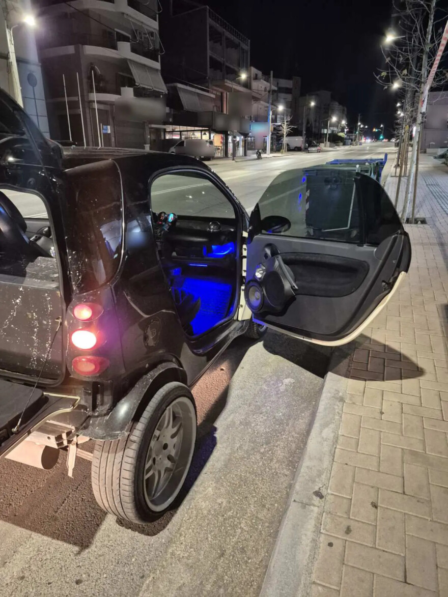 Εξόρμηση της Τροχαίας στο Ίλιον: Αφαιρέθηκαν 8 άδειες κυκλοφορίας και ακινητοποιήθηκαν 14 οχήματα
