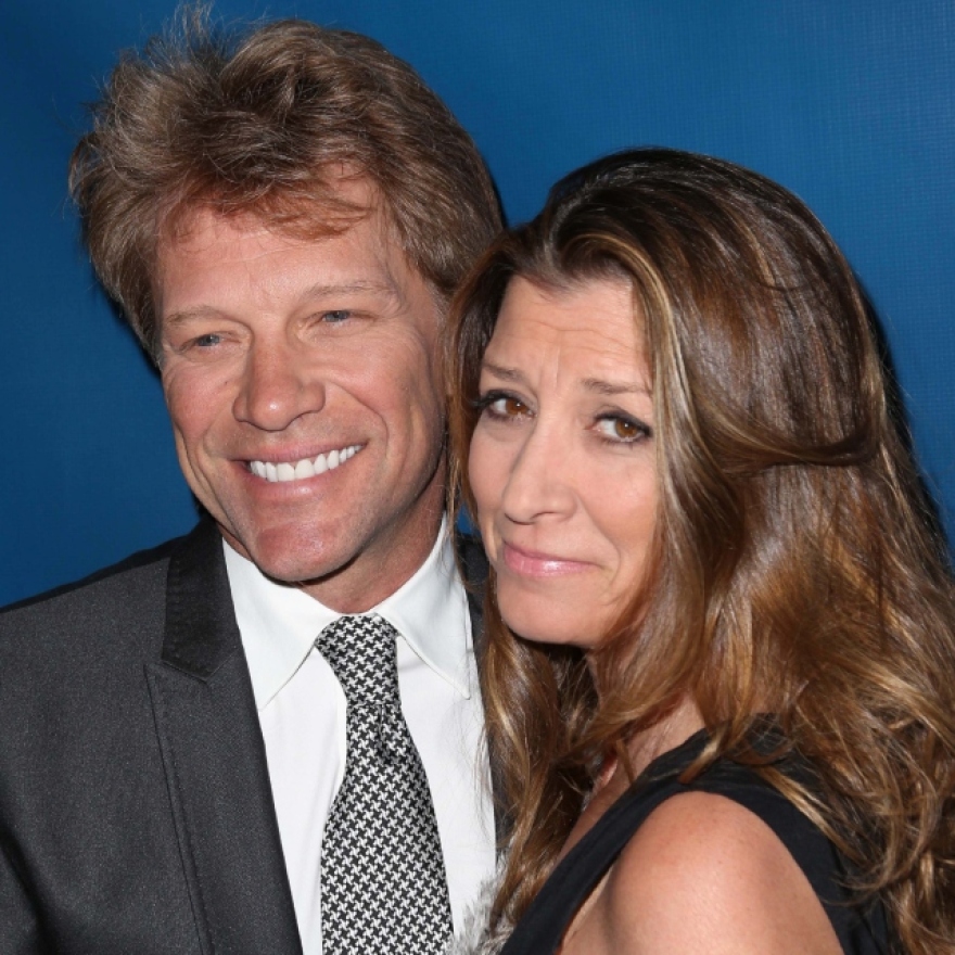 Έξι διάσημα ζευγάρια που μεγάλωσαν μαζί: Είπαν «όχι» στα εφήμερα ειδύλλια και ο έρωτας τους αντέχει ακόμη