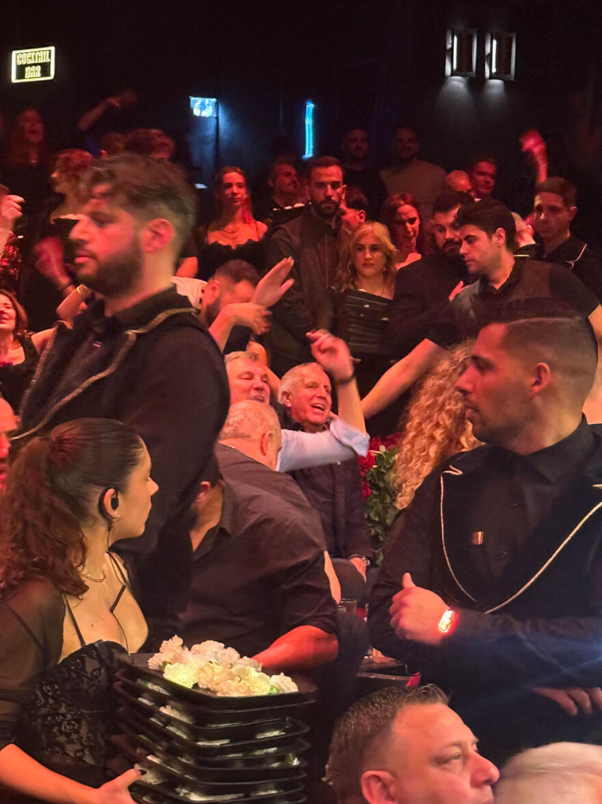  Ομπράντοβιτς και Γιασικεβίτσιους τα «έσπασαν» στα μπουζούκια, δείτε βίντεο και φωτογραφίες