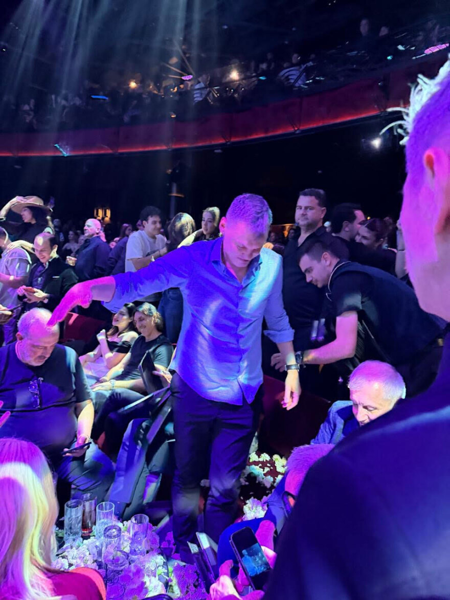  Ομπράντοβιτς και Γιασικεβίτσιους τα «έσπασαν» στα μπουζούκια, δείτε βίντεο και φωτογραφίες