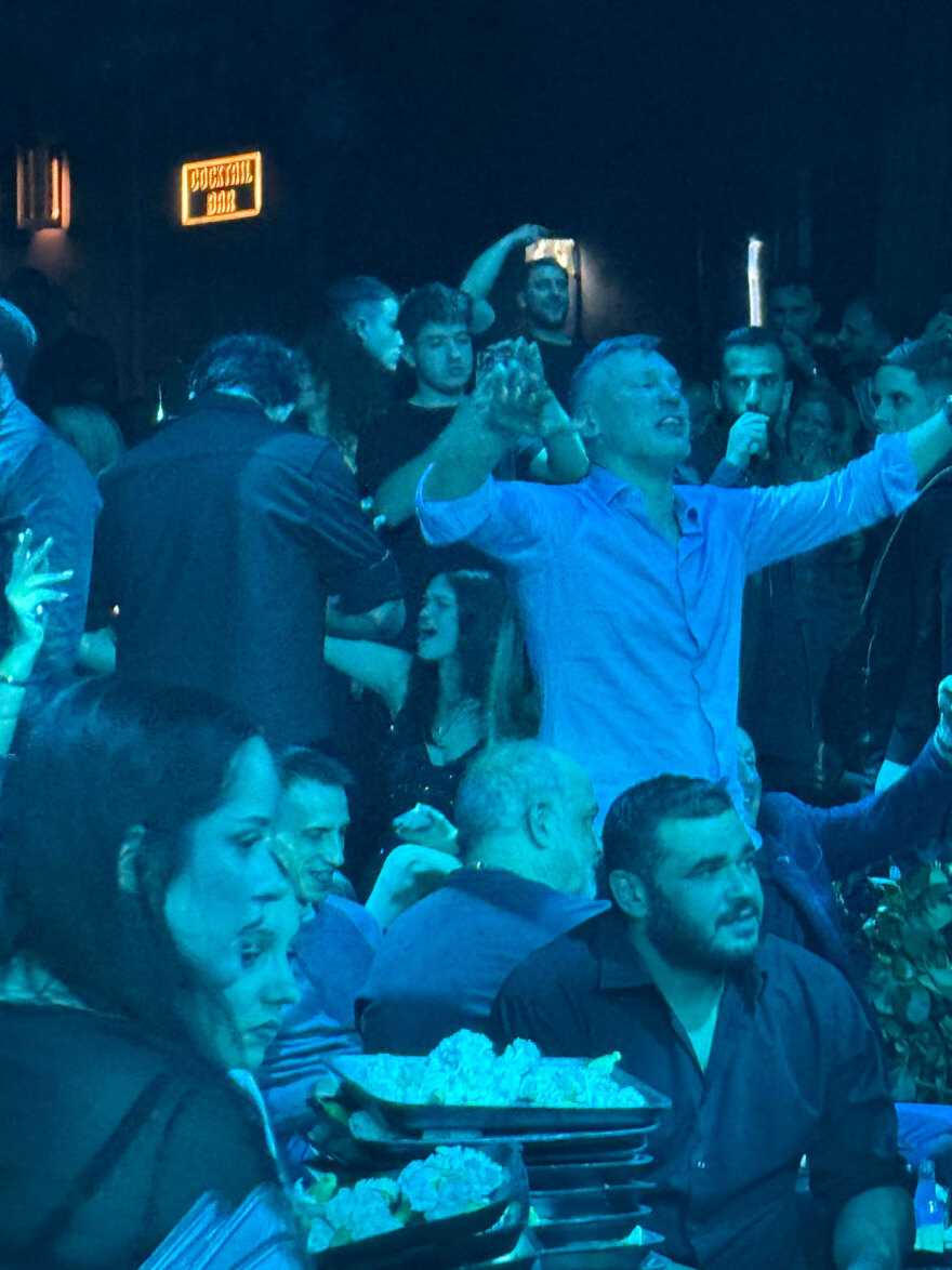  Ομπράντοβιτς και Γιασικεβίτσιους τα «έσπασαν» στα μπουζούκια, δείτε βίντεο και φωτογραφίες