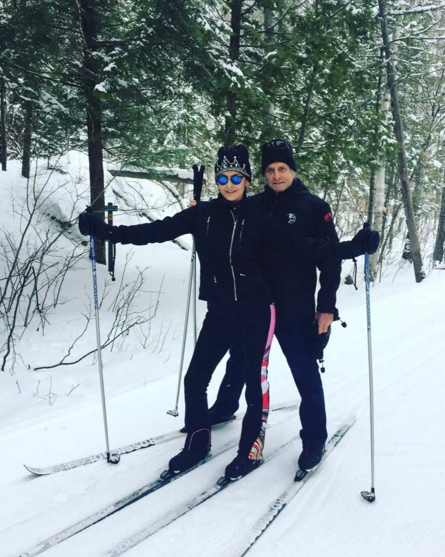 Η Κάθριν Ζέτα Τζόουνς δημοσίευσε φωτογραφίες από τα ταξίδια της με τον Μάικλ Ντάγκλας για την Ημέρα του Αγίου Βαλεντίνου