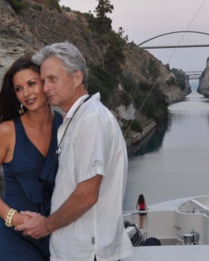 Η Κάθριν Ζέτα Τζόουνς δημοσίευσε φωτογραφίες από τα ταξίδια της με τον Μάικλ Ντάγκλας για την Ημέρα του Αγίου Βαλεντίνου