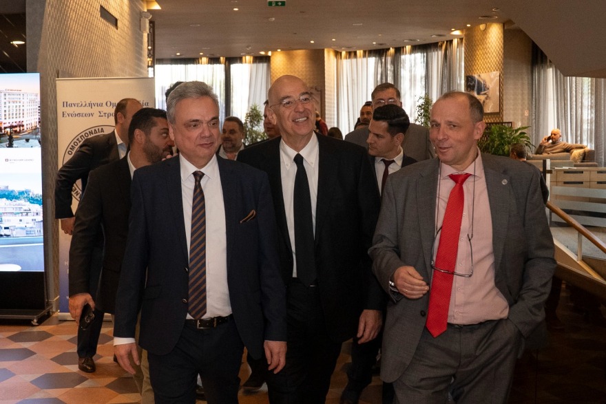 Στο Πανελλήνιο Συνέδριο της ΠΟΜΕΝΣ ο Δένδιας, παρά τις διαφωνίες για το πολυνομοσχέδιο του Άμυνας