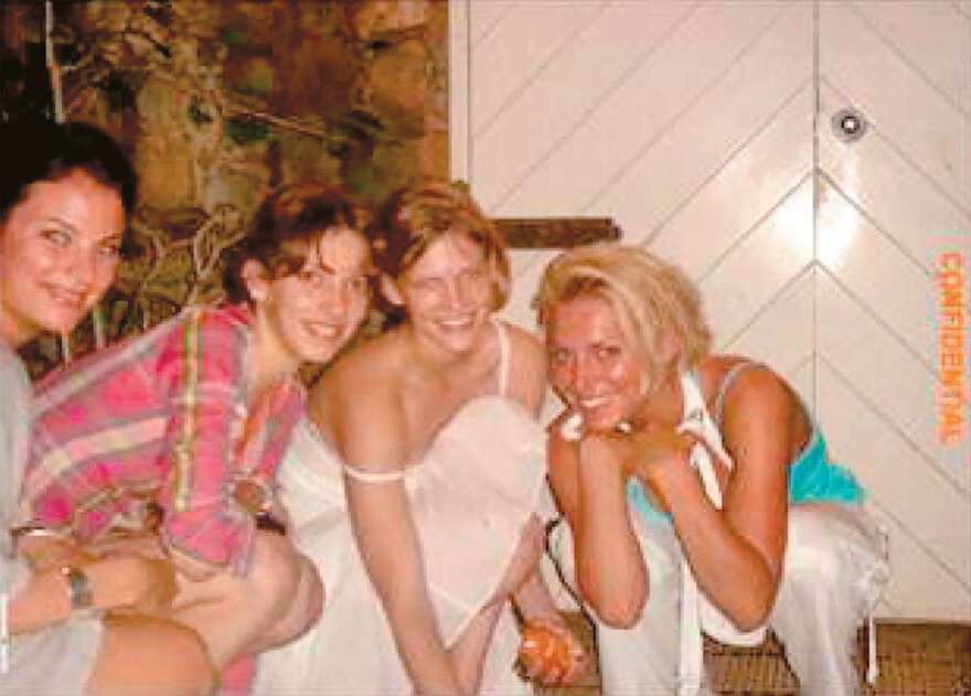 Αρχεία Επστάιν: Δώρα, σεξ και εκβιασμοί σε βασιλικές οικογένειες και τραπεζίτες