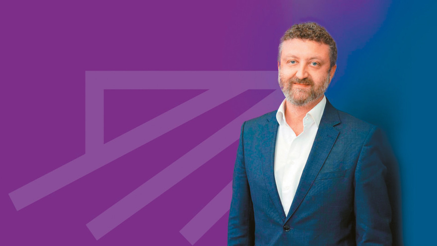 Φέρνουμε το Χόλιγουντ στην Ελλάδα με κέρδη στο 1 δισ. ευρώ, ξεκινούν τα γυρίσματα του Μπραντ Πιτ στην Ύδρα