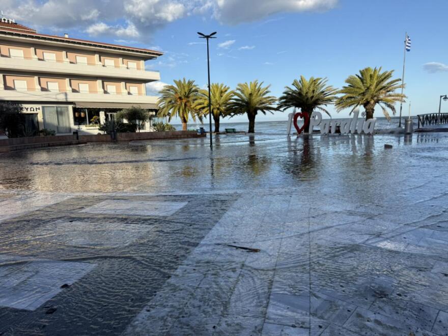 Κατερίνη: Αίτημα του δήμου να κηρυχθεί σε κατάσταση έκτακτης ανάγκης μετά τη θαλάσσια υπερχείλιση