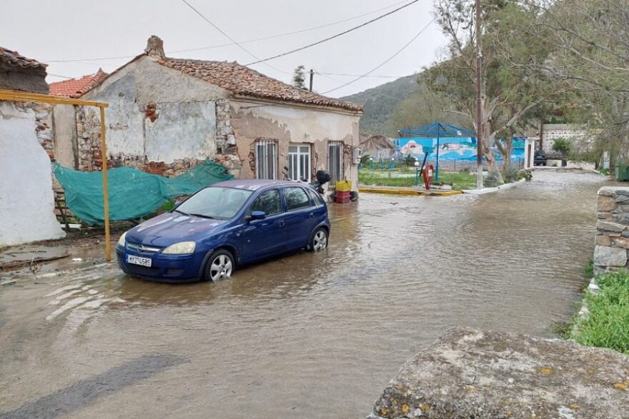 Κακοκαιρία: Ισχυρές βροχές και καταιγίδες σήμερα σε Λέσβο και Χίο - Νέα επιδείνωση του καιρού αύριο