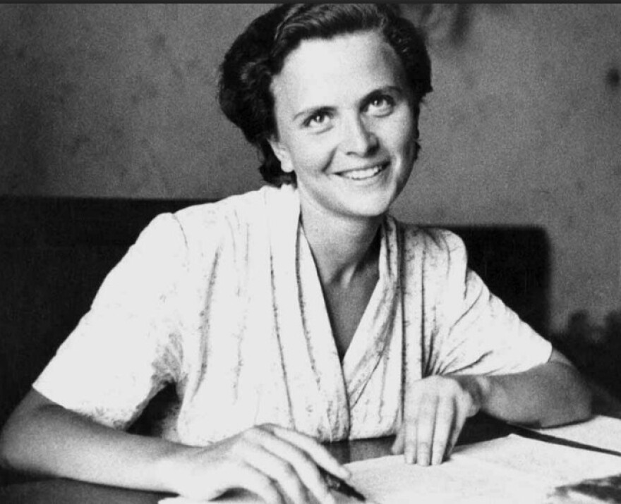 &Epsilon;&lambda;έ&nu;&eta; &Gamma;&lambda;ύ&kappa;&alpha;&tau;&zeta;&eta; - &Alpha;&rho;&beta;&epsilon;&lambda;έ&rho;: &Eta; &sigma;&tau;&epsilon;&nu;ή &sigma;&chi;έ&sigma;&eta; &mu;&epsilon; &tau;&omicron;&nu; &Kappa;&alpha;&rho;&alpha;&mu;&alpha;&nu;&lambda;ή &kappa;&alpha;&iota; &tau;&omicron;&nu; &Mu;&iota;&tau;&epsilon;&rho;ά&nu; &kappa;&alpha;&iota; &omicron; &kappa;&rho;&upsilon;&phi;ό&sigmaf; έ&rho;&omega;&tau;&alpha;&sigmaf; &tau;&omicron;&upsilon; &Chi;&alpha;&tau;&zeta;&iota;&delta;ά&kappa;&iota;