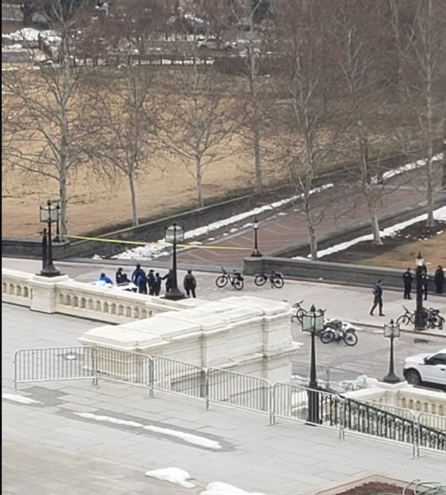 Συνελήφθη στην Ουάσινγκτον 18χρονος που κινούνταν κοντά στο Καπιτώλιο με γεμάτη καραμπίνα, βίντεο