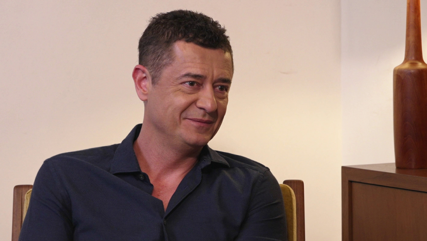 Φειδίας Παναγιώτου στο protothema: Είμαι σε επαφή με Καρυστιανού, δεν κοιμάμαι στη βίλα που νοίκιασα με τα λεφτά της ΕΕ για γραφείο, δεν είμαι πράκτορας των Ρώσων