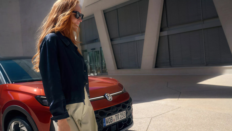 Νέα άφιξη: Το νέο T-Roc είναι έπος!
Το νέο SUV που προσφέρει κορυφαία τεχνολογία, μηχανολογική και οδηγική απόλαυση