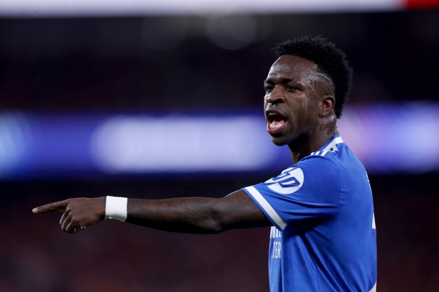 Επεισοδιακό το Μπενφίκα-Ρεάλ: Ο Βινίσιους σκόραρε, πανηγύρισε έντονα και κατήγγειλε ρατσιστική επίθεση - Σύρραξη μεταξύ των παικτών, δείτε βίντεο