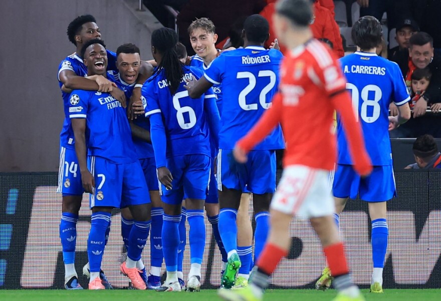 Επεισοδιακό το Μπενφίκα-Ρεάλ: Ο Βινίσιους σκόραρε, πανηγύρισε έντονα και κατήγγειλε ρατσιστική επίθεση - Σύρραξη μεταξύ των παικτών, δείτε βίντεο