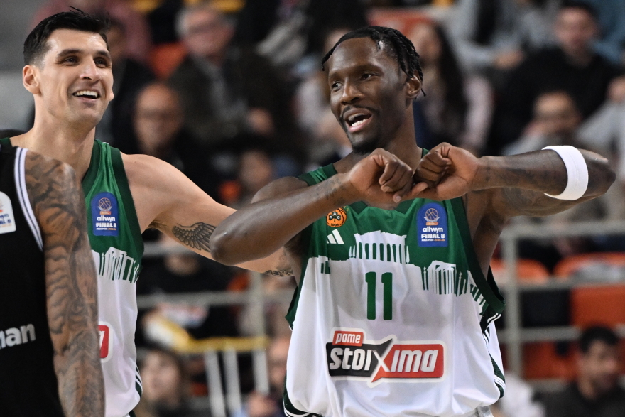 Ντεμπούτο του Νάιτζελ Χέιζ  Ντέιβις με τη φανέλα του Παναθηναϊκού, βίντεο 