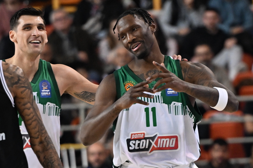 Ντεμπούτο του Νάιτζελ Χέιζ  Ντέιβις με τη φανέλα του Παναθηναϊκού, βίντεο 