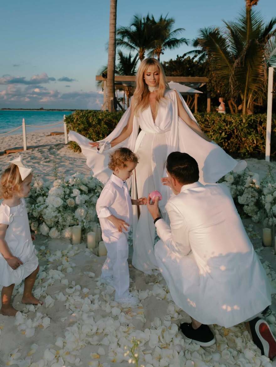 Η Πάρις Χίλτον και ο Κάρτερ Ριμ ανανέωσαν τους γαμήλιους όρκους τους ανήμερα του Αγίου Βαλεντίνου