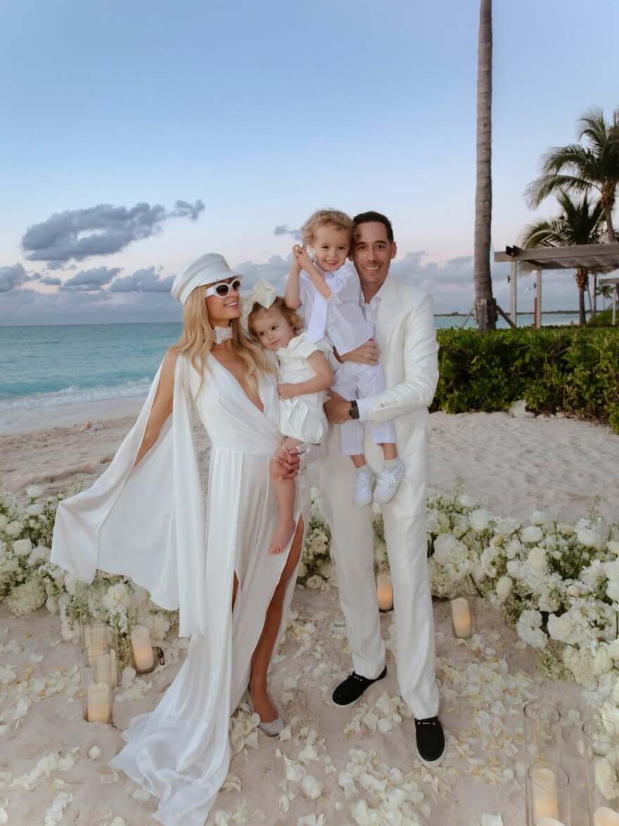 Η Πάρις Χίλτον και ο Κάρτερ Ριμ ανανέωσαν τους γαμήλιους όρκους τους ανήμερα του Αγίου Βαλεντίνου