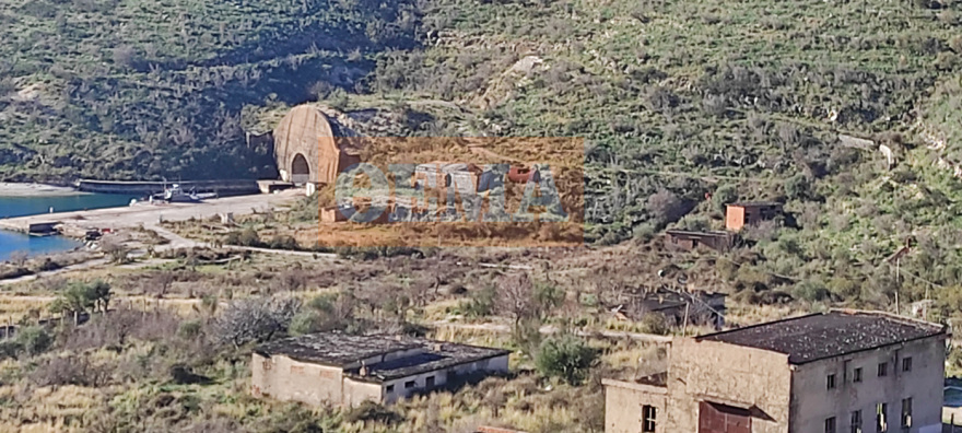 Η μυστική ναυτική βάση του Χότζα μέσα σε βουνό στην Αλβανία, η κόντρα με τους Ρώσους και η κλοπή των υποβρυχίων 