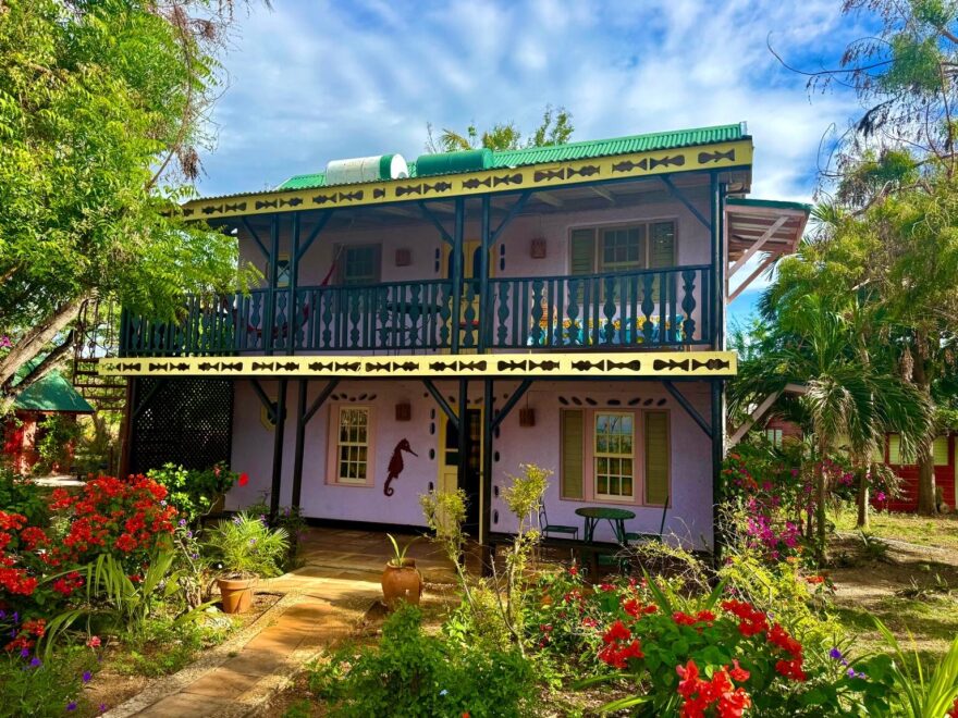 Οι ακραίοι τρόποι που οι χώρες προσπαθούν να βάλουν φρένο στον υπερτουρισμό