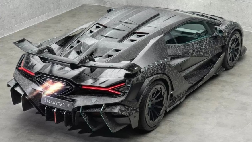 Η Mansory μεταμορφώνει την Lamborghini Revuelto