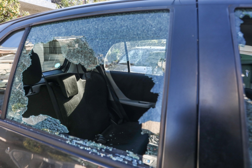 «Κουνήθηκε το σπίτι»: Κάτοικος περιγράφει τη στιγμή της έκρηξης της χειροβομβίδας στον Κορυδαλλό