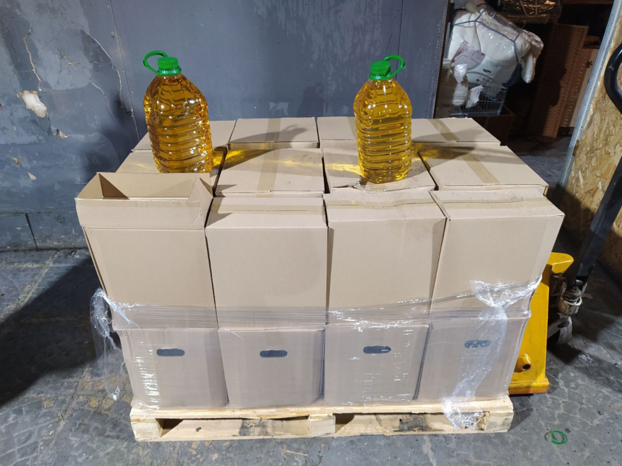 Σπείρα νόθευε ηλιέλαιο και το πουλούσε ως «εξαιρετικά παρθένο», τρεις συλλήψεις και διαφυγόντες φόροι 440.000€