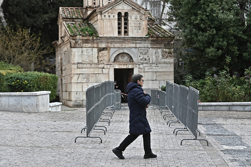 Ελένη Γλύκατζη - Αρβελέρ: Στη Μητρόπολη Αθηνών η σορός της για λαϊκό προσκύνημα, το μεσημέρι η κηδεία της