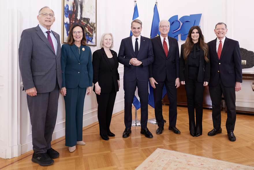 Συνάντηση Μητσοτάκη με αντιπροσωπεία του Κογκρέσου των ΗΠΑ: «Οι σχέσεις μας στο υψηλότερο επίπεδο όλων των εποχών»