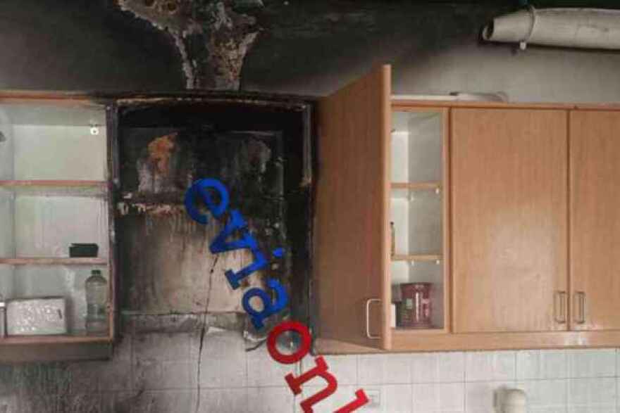 Υπό έλεγχο η φωτιά σε σπίτι στην Αμάρυνθο Εύβοιας, δείτε φωτογραφίες