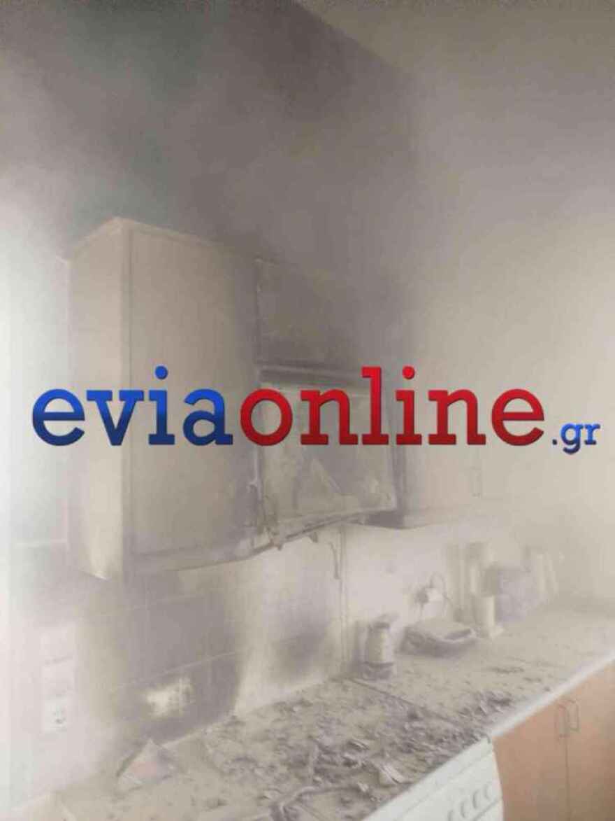 Υπό έλεγχο η φωτιά σε σπίτι στην Αμάρυνθο Εύβοιας, δείτε φωτογραφίες