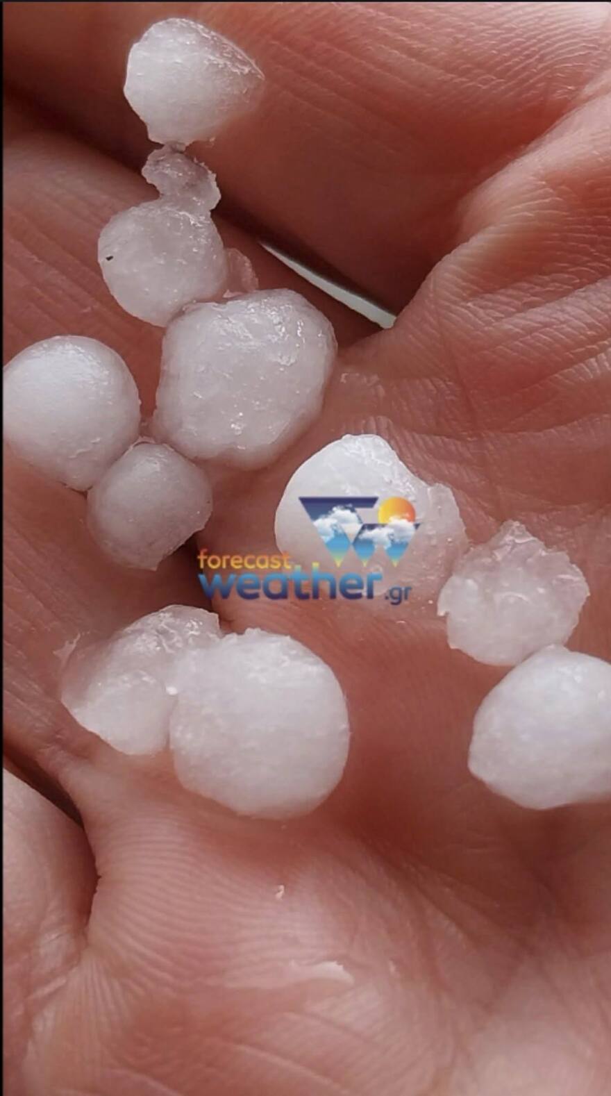 Γιγάντιο νέφος τύπου cumulonimbus προκάλεσε την ισχυρή χαλαζόπτωση στην Αττική, η πρόγνωση του καιρού για την Κυριακή της Αποκριάς και την Καθαρά Δευτέρα