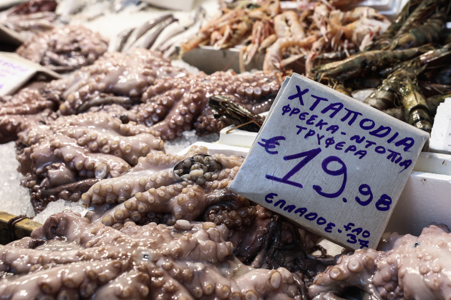 Ακριβότερο φέτος το τραπέζι της Καθαράς Δευτέρας, αυξήσεις έως 30%