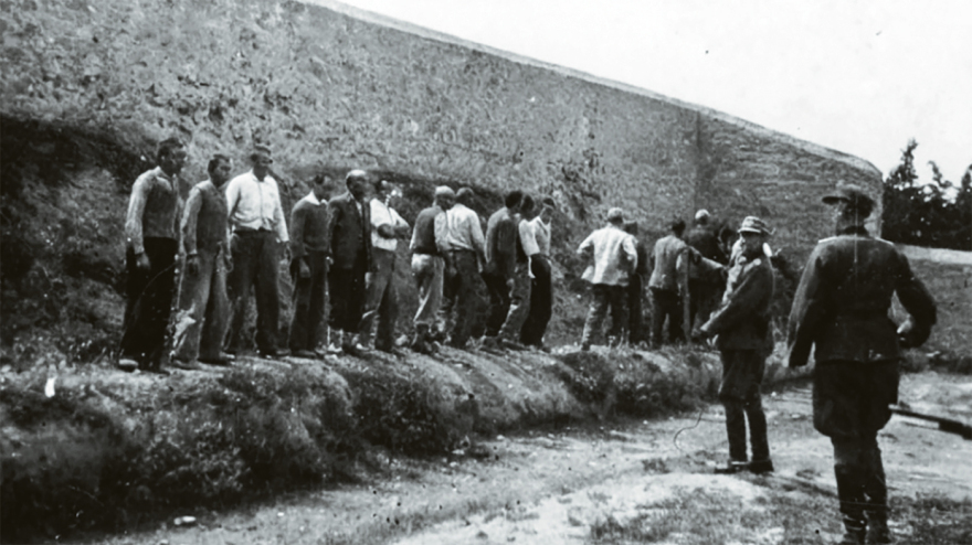 Από την Ακροναυπλία στην Καισαριανή: Η τραγική πορεία των κρατουμένων από τις φυλακές της δικτατορίας του Μεταξά στον τόπο του μαρτυρίου τους